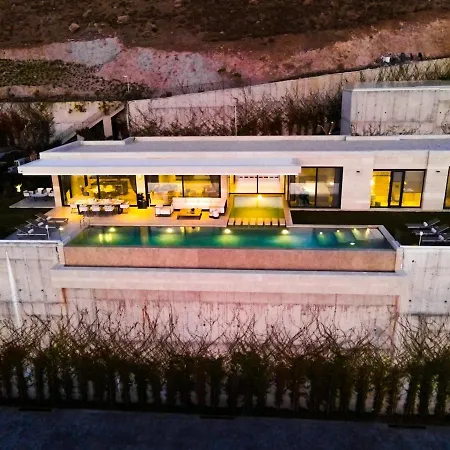 Luxury In With Breathtaking Views Villa *