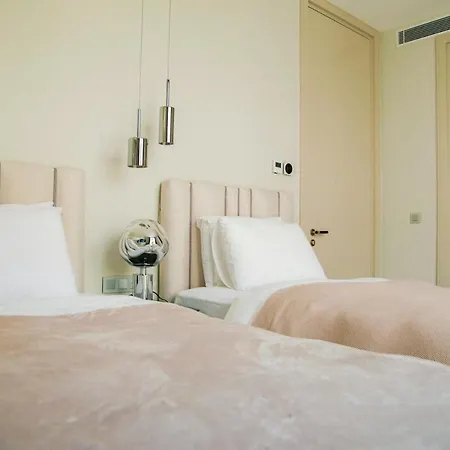 Luxury In With Breathtaking Views ヴィラ *